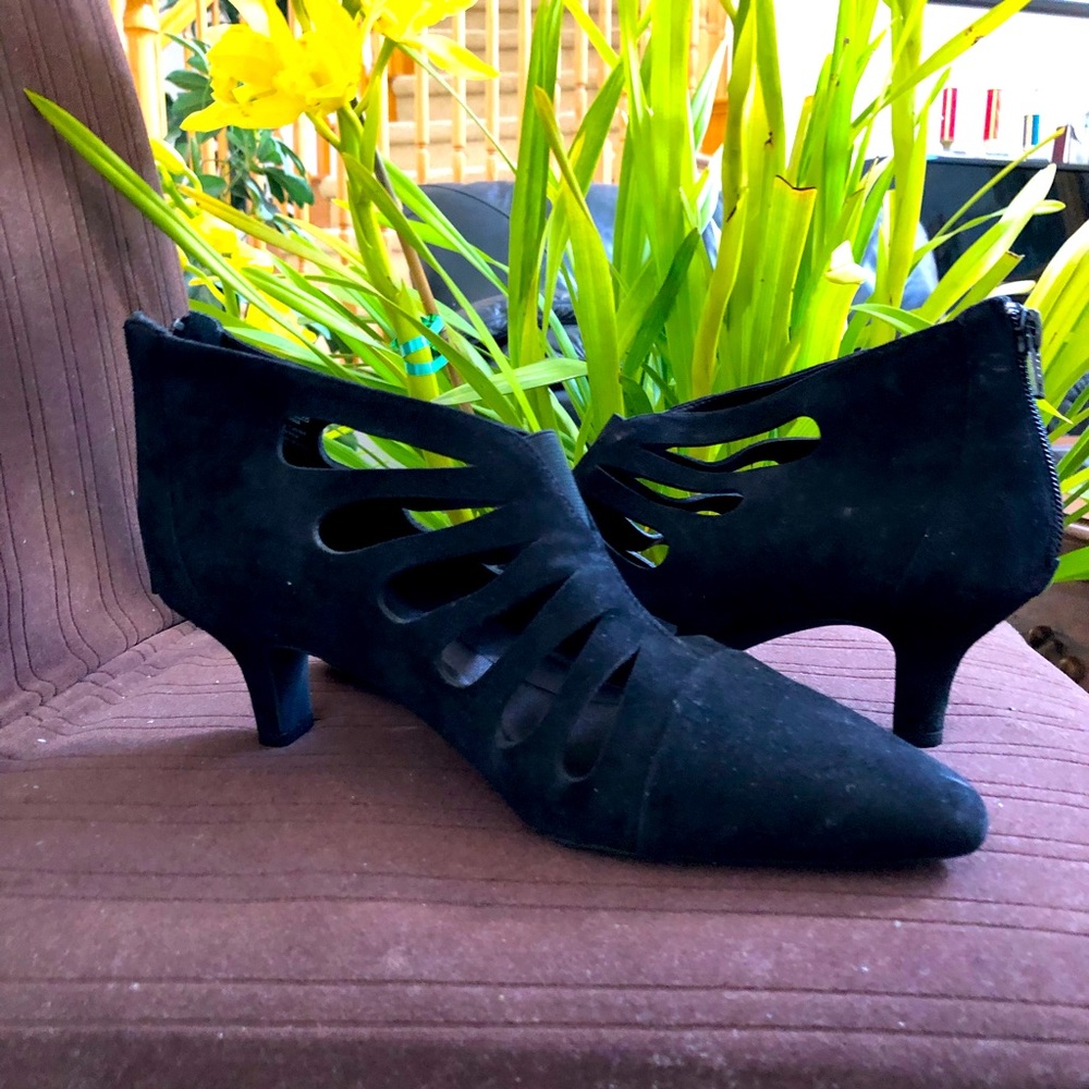 Rockport brand new black suede shoes without box